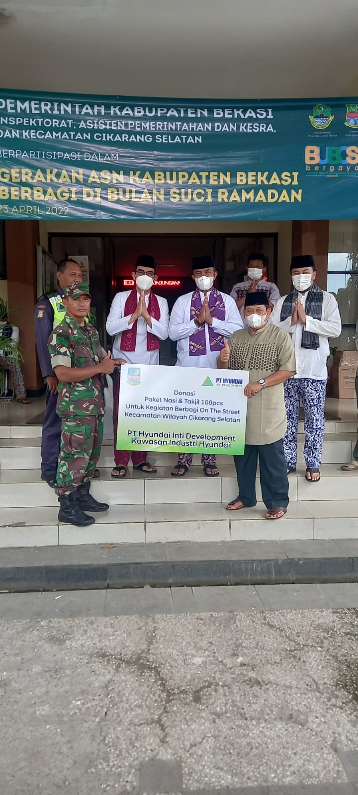 Gerakan ASN Kabupaten Bekasi Berbagi On The Street